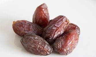 تمر عنبرة كبير الحجم